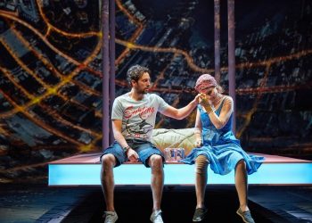 Ugly Lies the Bone by Lindsey Ferrentino at the National Theatre. Director Indhu Rubasingham
Kate Fleetwood
Ralf Little
Olivia Darnley
Kris Marshall
Buffy Davis