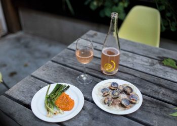 Garden Café Summer Terrace Menu | Photo: Louis Fernando