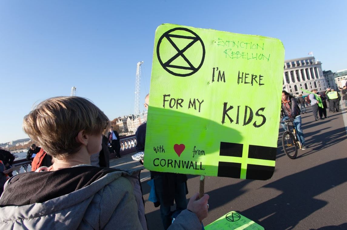 Extinction Rebellion Blackfriars (c) Lucy Cartwright