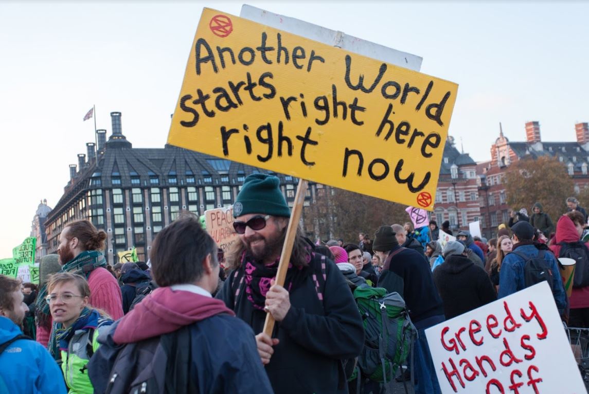 Extinction Rebellion Blackfriars (c) Lucy Cartwright