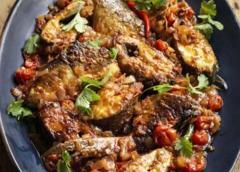 Mandalay MiMi Aye fried fish curry | Photo: Cristian Barnett