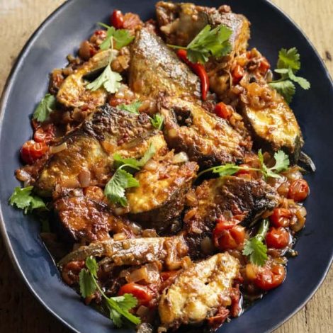 Mandalay MiMi Aye fried fish curry | Photo: Cristian Barnett