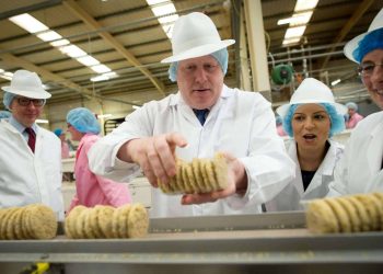 Boris Johnson, Priti Patel & Michael Gove make biscuits (PA)