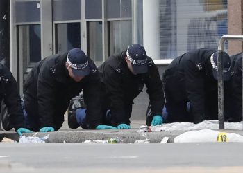 Police conduct a finger tip search following the terror attack in Streatham High Road, south London by Sudesh Amman, 20, who was shot dead by armed police following what police declared as a terrorist-related incident.credit:pa