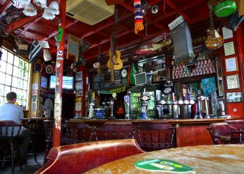 Best pubs in North London Faltering Fullback | Photo: Ewan Munro from London, UK, CC BY-SA 2.0, via Wikimedia Commons