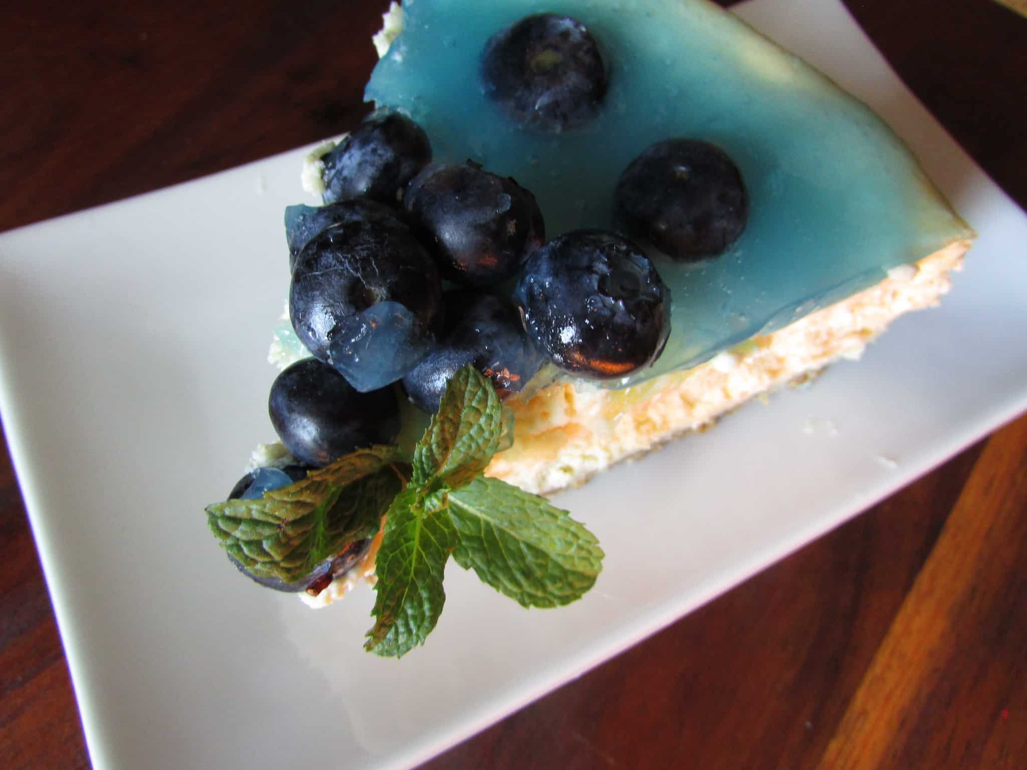 Baked Blueberry Gin & Tonic Cheesecake: The ultimate cheesecake
