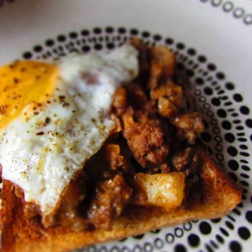 How to make: Mince on toast.