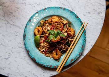 Rosa's Thai Cafe_prawn pad thai_landscape