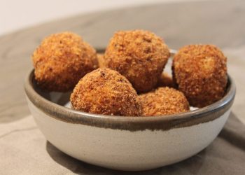 Cacio e pepe arancini recipe Recipe credit: Lexus and leading chef Emily Roux have put together tasty recipes and helpful tips to enjoy the perfect Easter picnic.