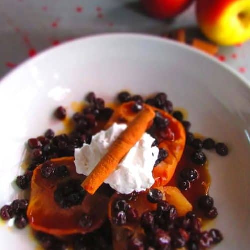Steamed Apple Dessert with Cinnamon and Raisins