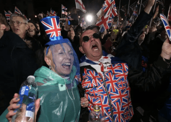 Crowds at Westminster Brexit party