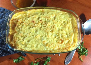 Traditional Cottage Pie with Dried Thyme