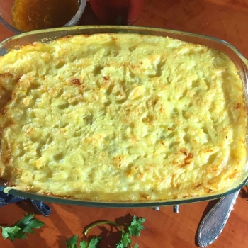 Traditional Cottage Pie with Dried Thyme