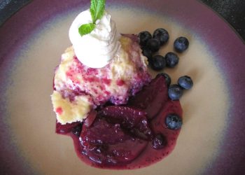 No-Bake Cake with Blueberries and Apples