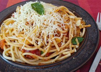 Bucatini Pasta with Fragrant Tomato Sauce