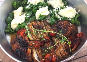 Mushrooms Steaks with Spinach and Mashed Cauliflower