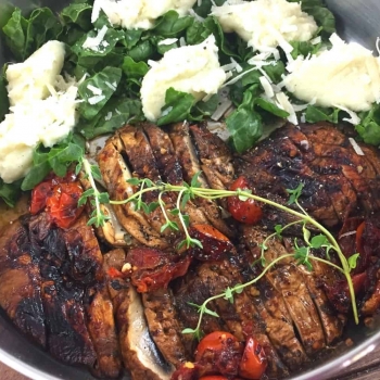 Mushrooms Steaks with Spinach and Mashed Cauliflower