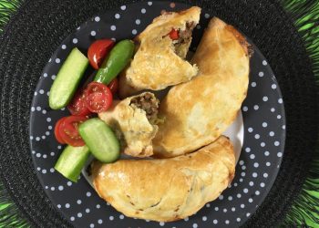 Healthier Baked Empanada with Ground Beef