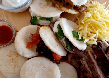 Mini Pitta Brunch with Tenderised Steak