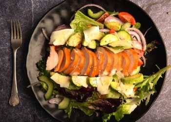 Smoked Chicken and Avo Salad with Honey Mustard dressing