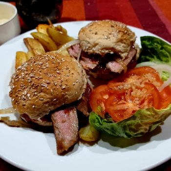 Hamburgers With Tomato Chilli Jam