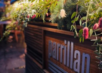 Parrillan winter terrace sign