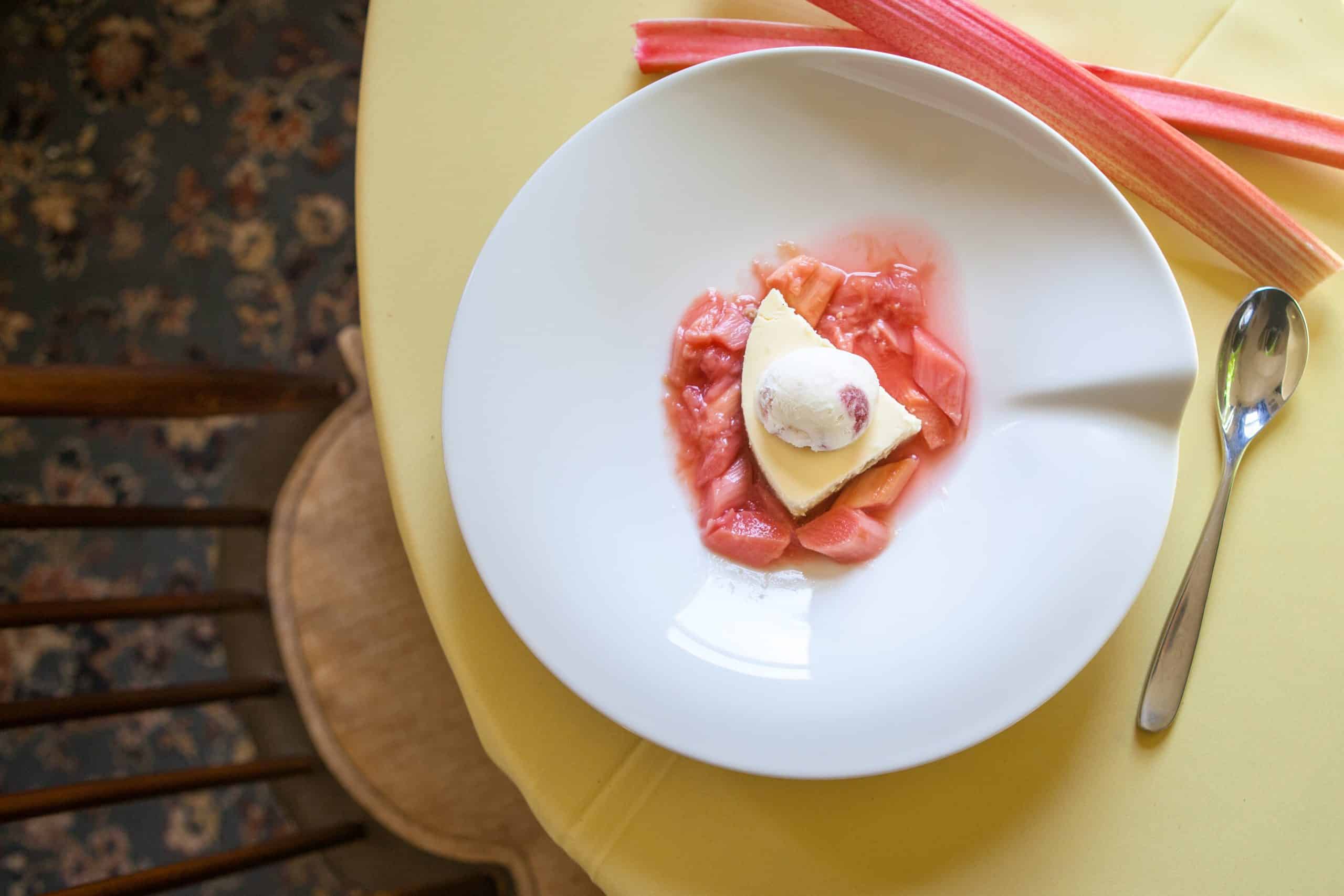 How To Make: Rhubarb Cheesecake