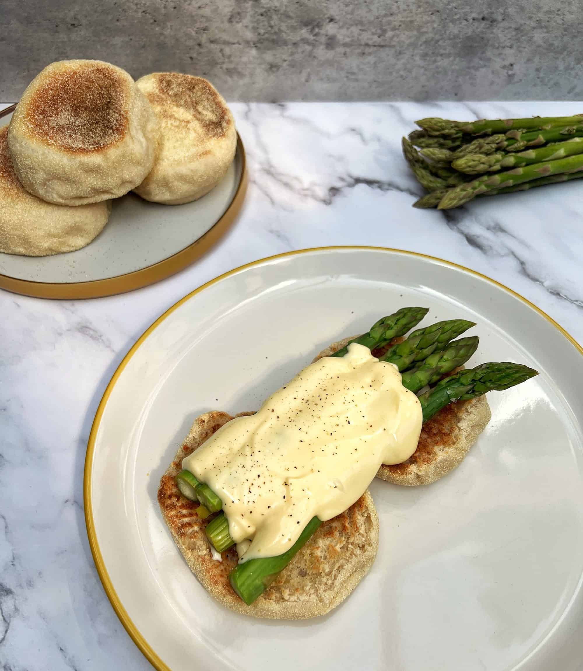 English Muffins recipe with asparagus & hollandaise
