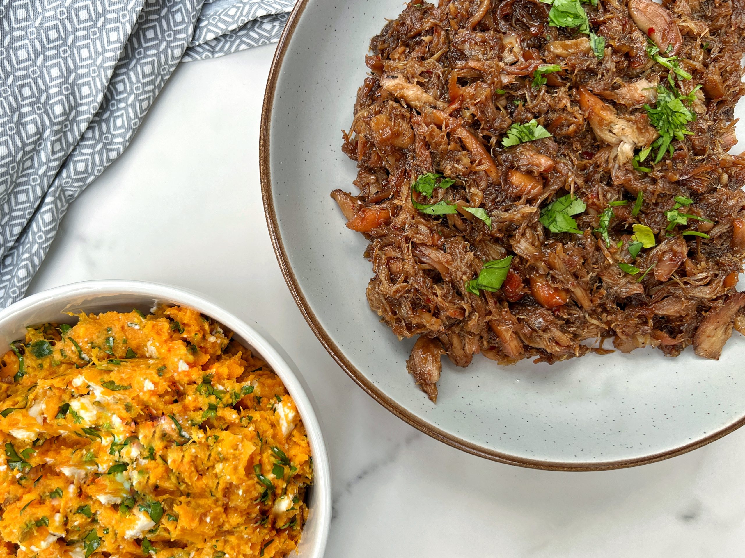 Pulled chicken (with beer, maple syrup & chilli)