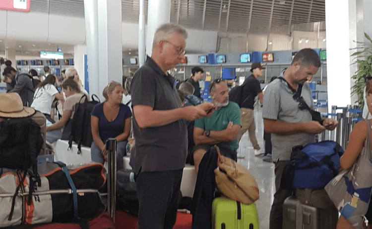 Michael Gove stuck in travel chaos