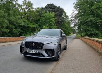 Jaguar F-Pace SVR