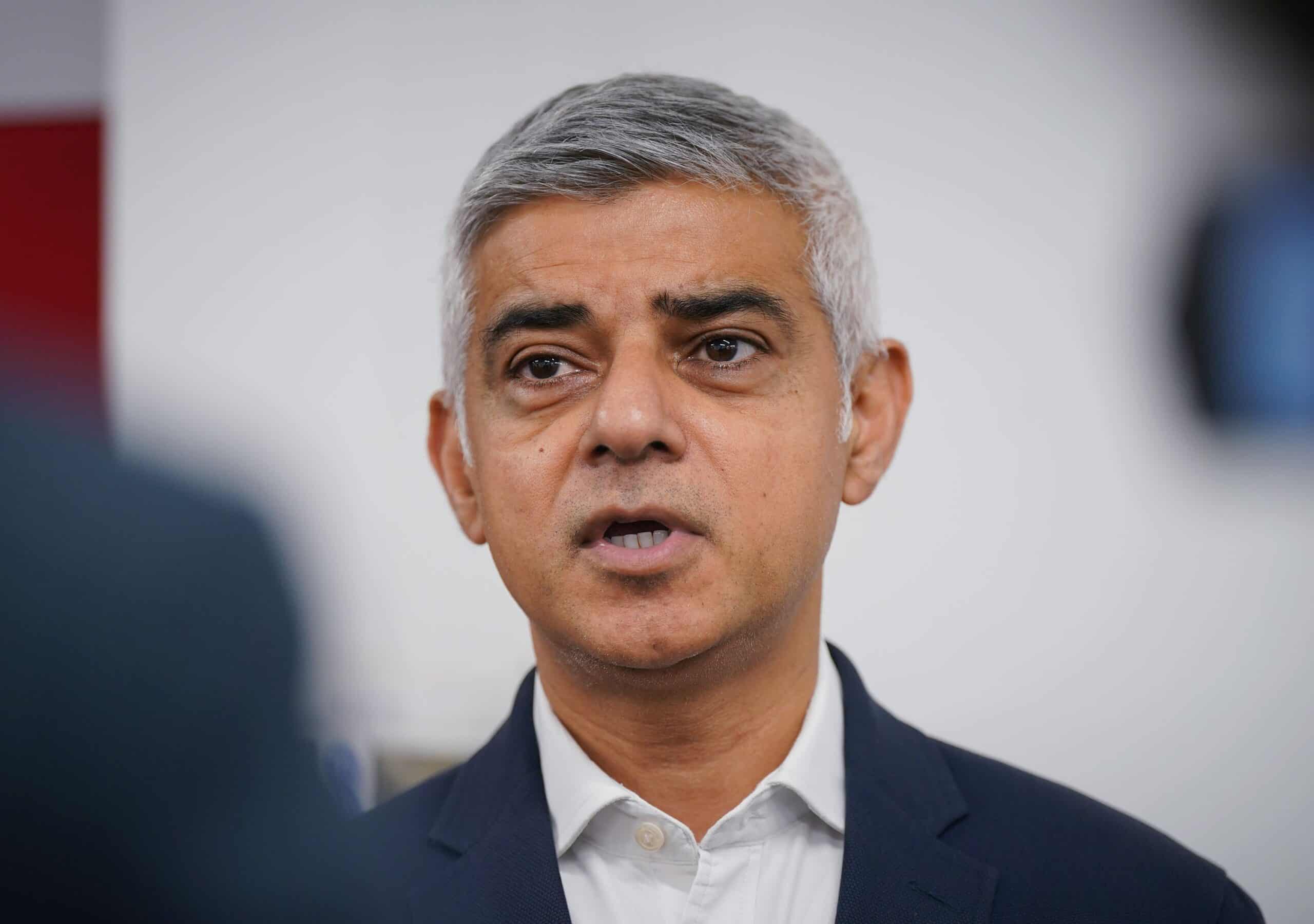 Heatwave and home? Sadiq Khan suggests introducing ‘maximum workplace temperature’