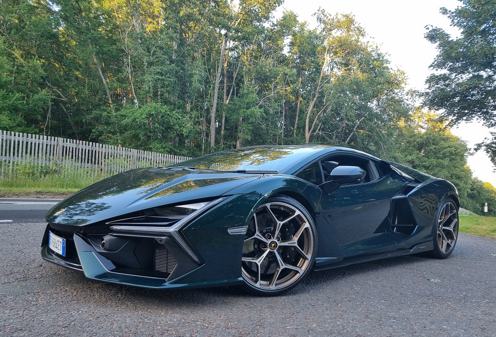 Lamborghini Revuelto