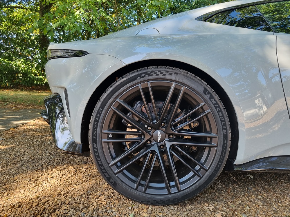 Aston Martin Vantage