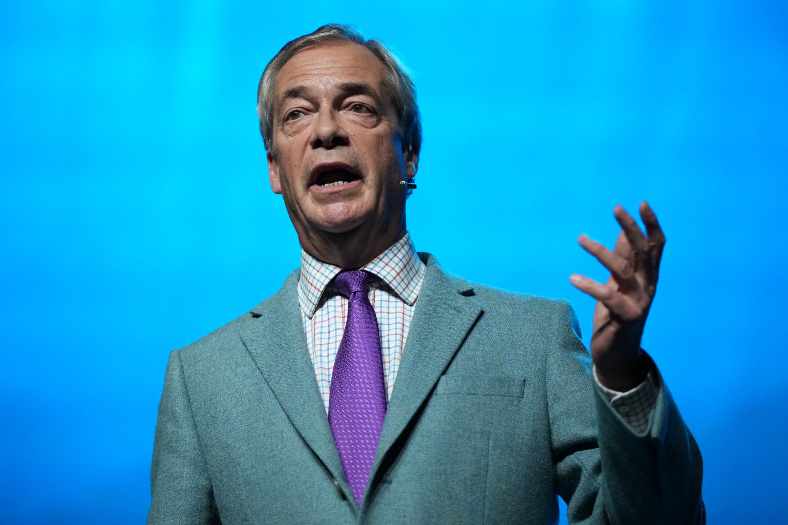 Man arrested over social media threat to ‘shoot Farage in the head’
