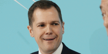robert jenrick immigration minister deleted tweet