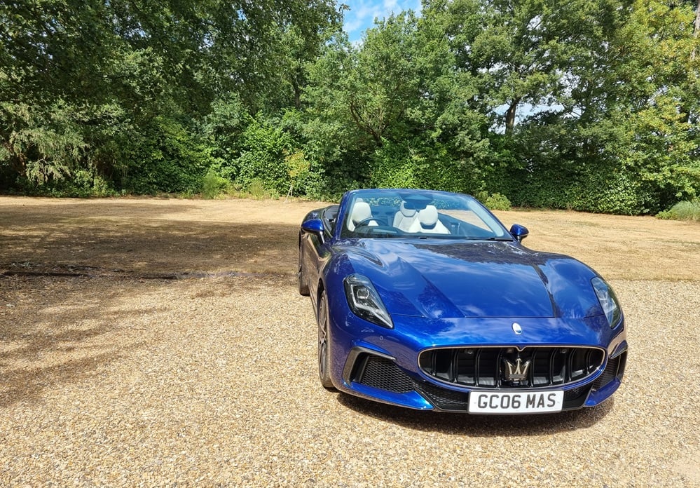 Maserati GranCabrio Trofeo front on image with roof down