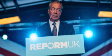 nigel farage close adviser polling