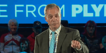 farage booed