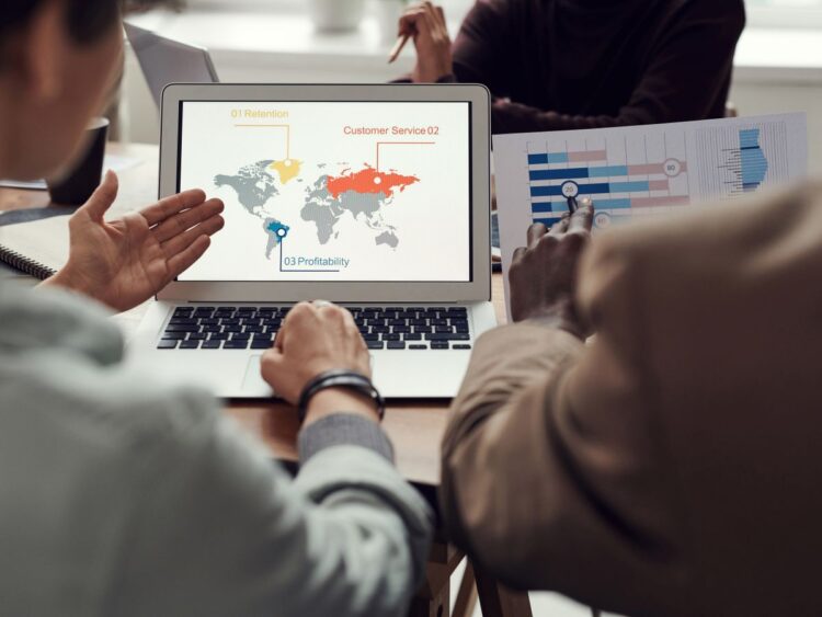 Photo by fauxels: https://www.pexels.com/photo/man-pointing-at-computer-display-3183126/